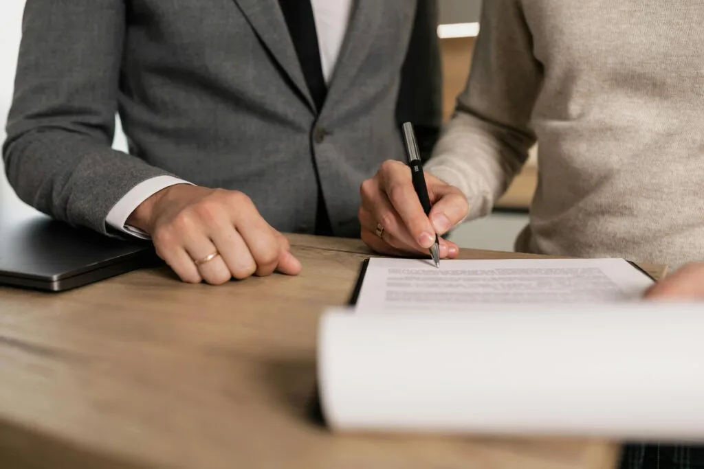 الحصول على بطاقة الإقامة المؤقتة (KITAS) في إندونيسيا بمساعدة Forever Legality